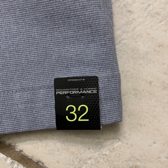 Roundtree and Yorke performance classic fit flat front shorts - Picture 4 of 6